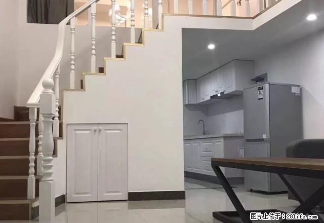 金沙湖地铁口旁 龙湖天街对面 两室一厅LOFT 精装修 - 房屋出租 - 房屋租售 - 杭州分类信息 - 杭州28生活网 hz.28life.net